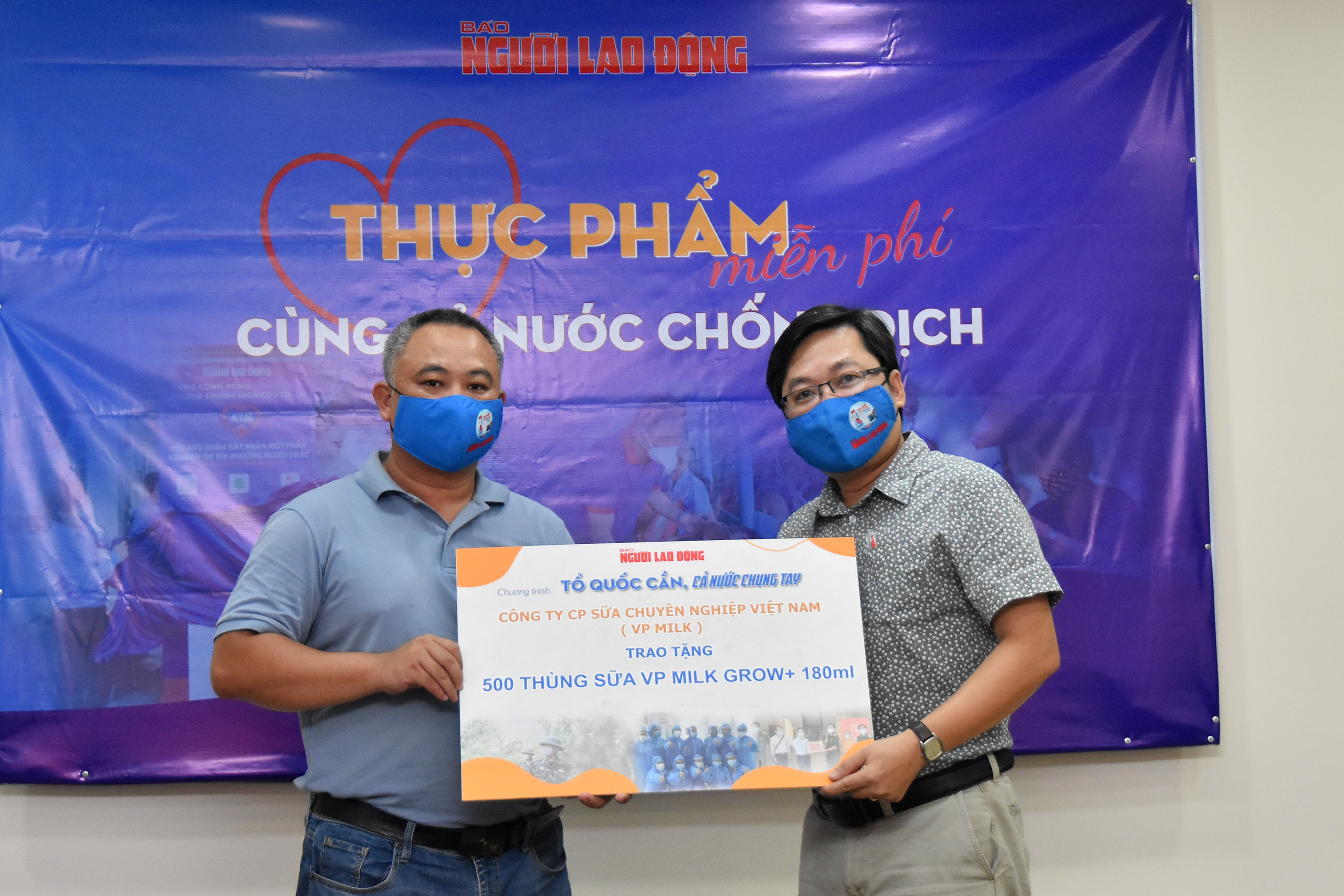 Công ty VPMilk chung tay cùng Báo Người Lao Động chống dịch Covid-19 - Ảnh 1.