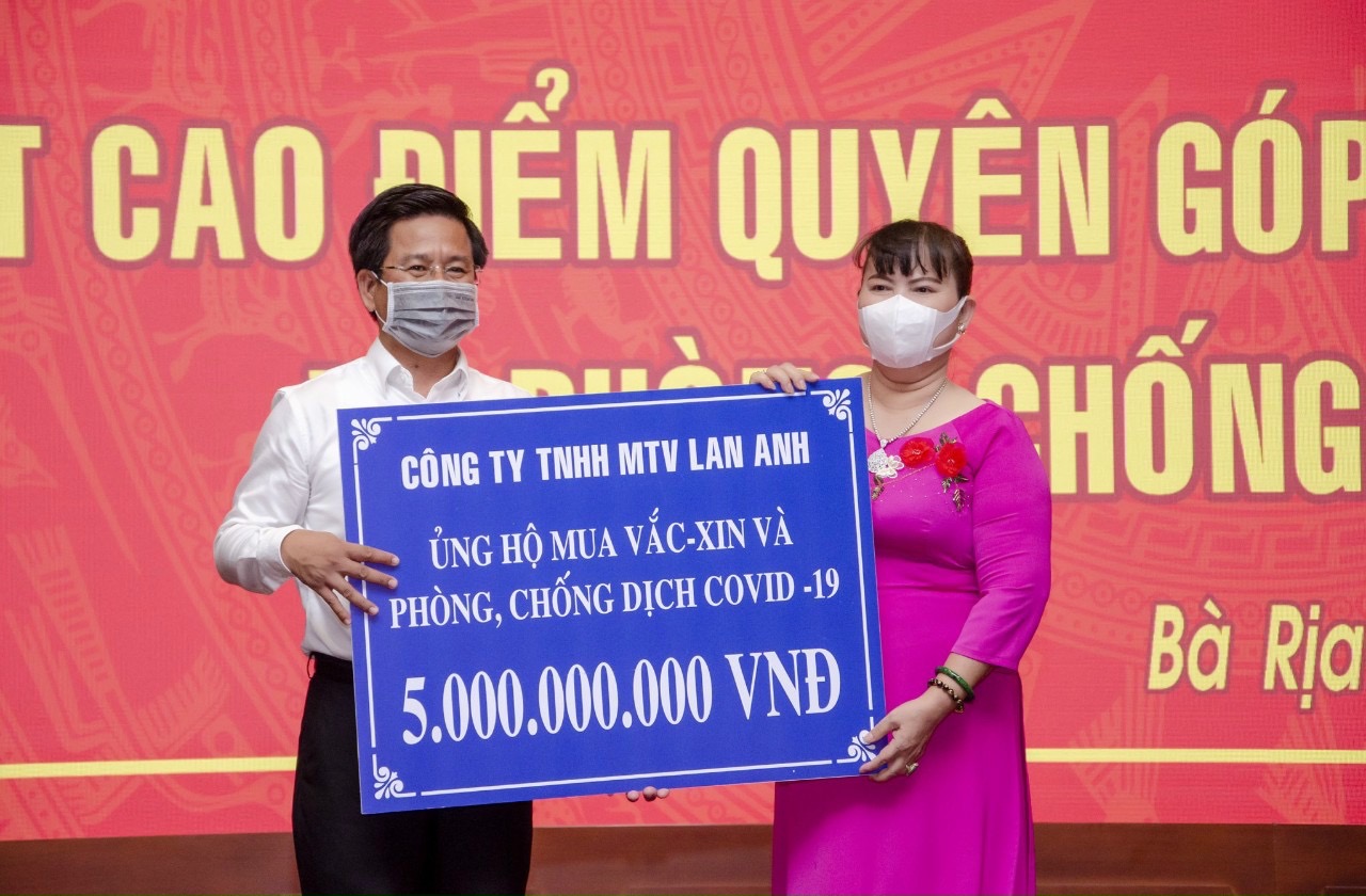 Công ty TNHH MTV Lan Anh ủng hộ 10 tỷ đồng mua vắc xin, phòng, chống dịch COVID-19. - Ảnh 2.