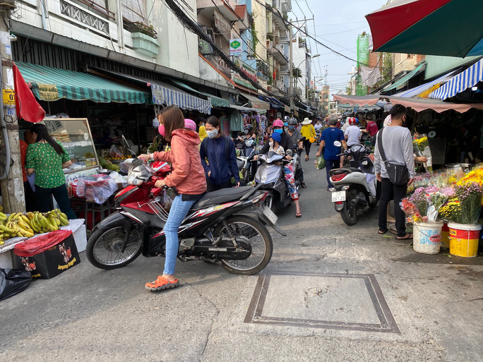 Mùi chợ giữa lòng thành phố