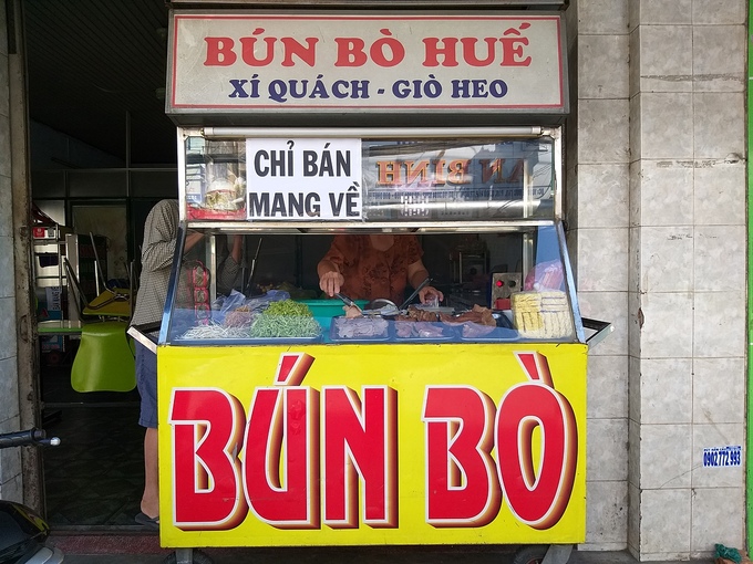 Hàng quán co cụm sau những đợt dịch - Ảnh 1.
