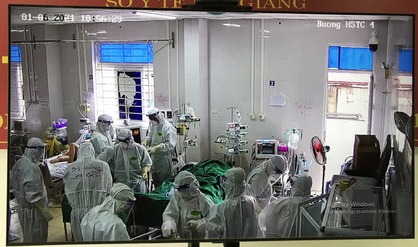 Thai phụ 26 tuổi mắc Covid-19 phải can thiệp ECMO, dùng thuốc an thần - Ảnh 1.