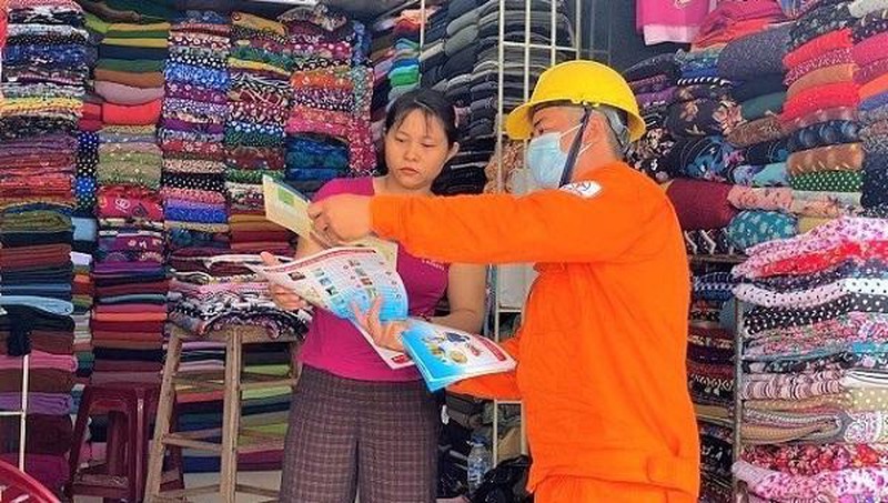 Điện lực Quảng Ngãi hướng dẫn các "mẹo" tránh hoá đơn tiền điện tăng cao trong mùa nắng
