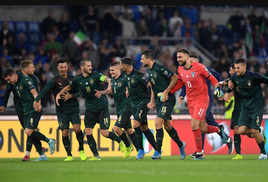 Khai hội Euro 2020 - Rực lửa bóng đá tấn công