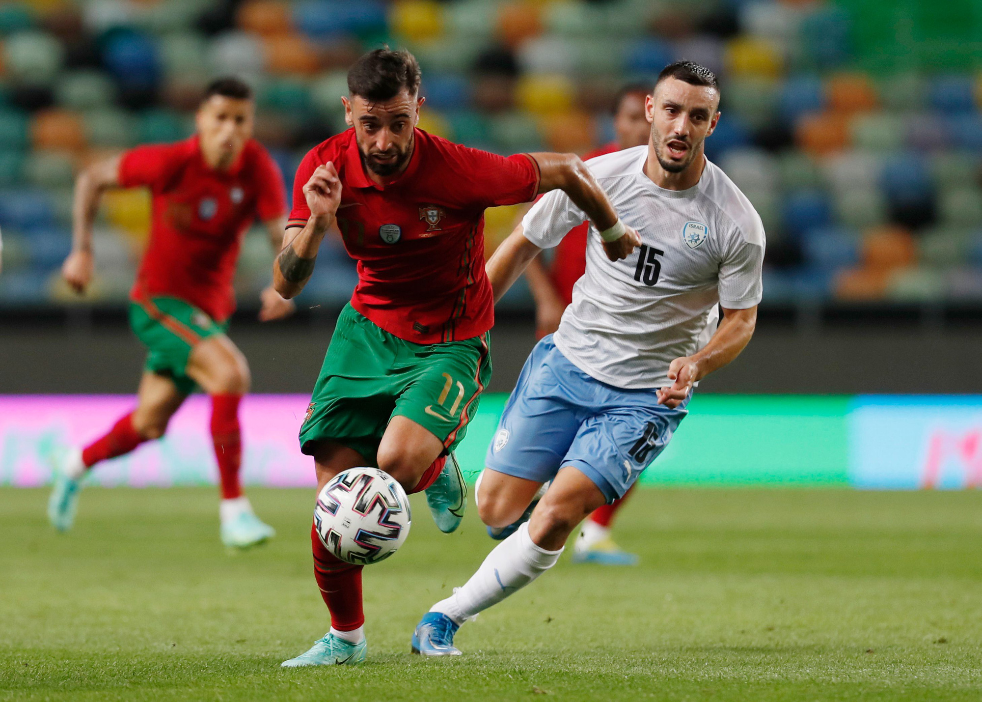 Sao Man United rực sáng, Bồ Đào Nha thắng đậm Bosnia vòng loại EURO