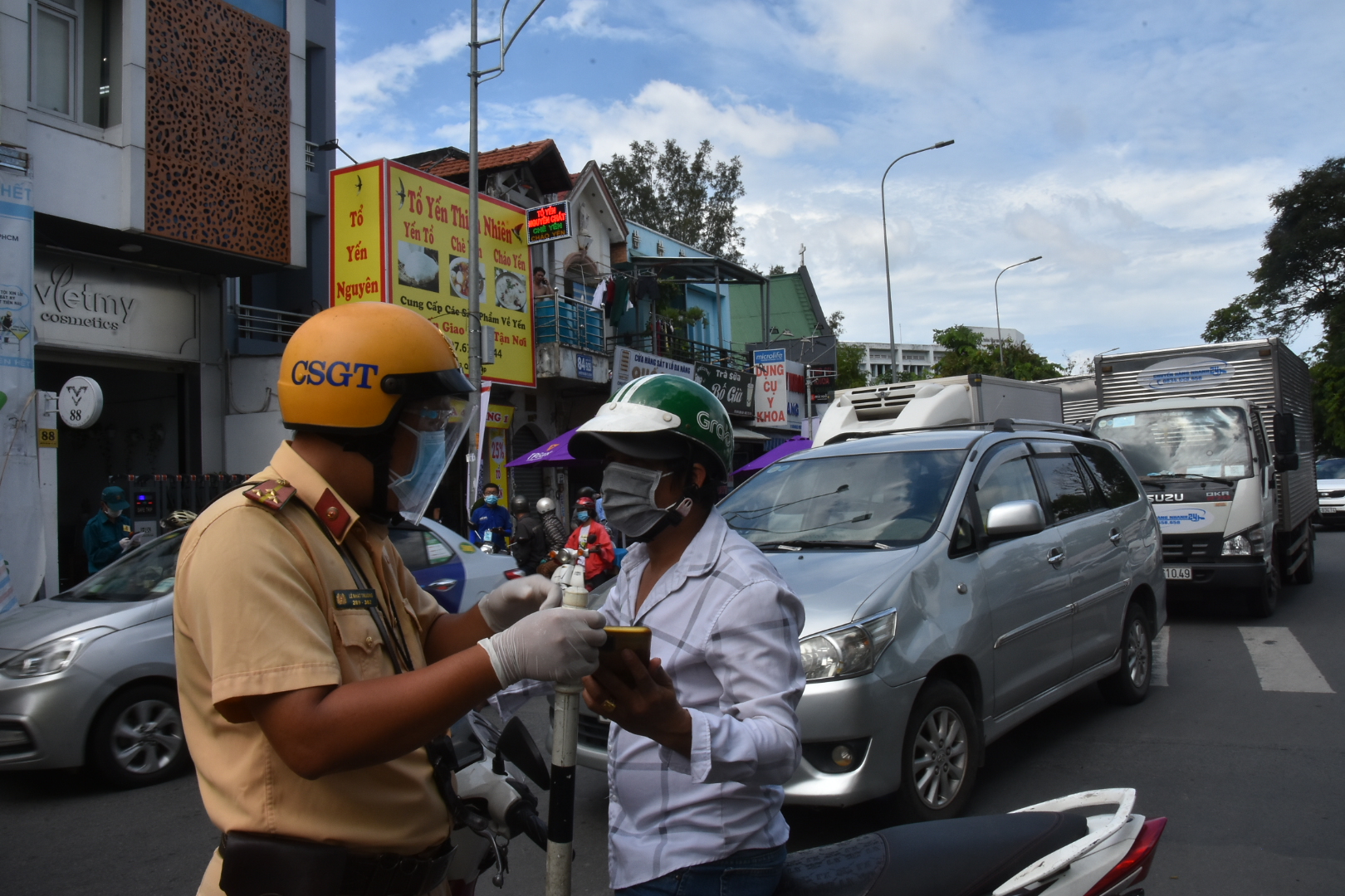 Chương trình Thực phẩm miễn phí cùng cả nước chống dịch đến quận Gò Vấp - Ảnh 9.