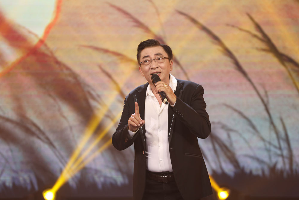 Ho&agrave;ng tử Mưa bụi Đ&igrave;nh Văn lần đầu kể về vợ - Ảnh 3.