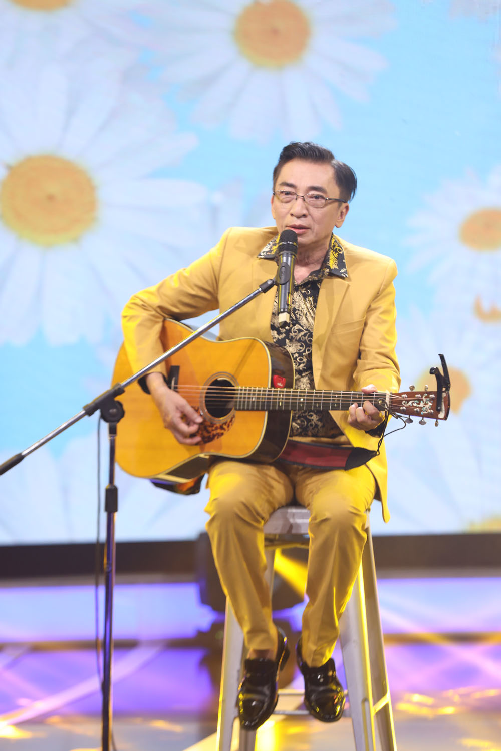 Ho&agrave;ng tử Mưa bụi Đ&igrave;nh Văn lần đầu kể về vợ - Ảnh 1.