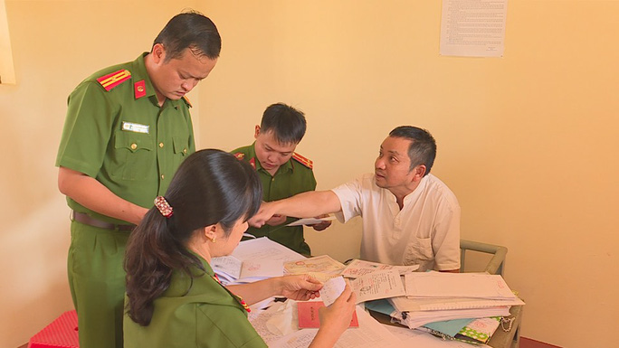 Bị phạt tù về tội nhận hối lộ, cựu thanh tra viên xin hưởng án treo! - Ảnh 1.