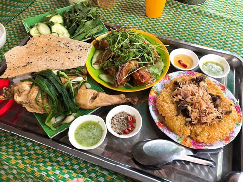 Độc đ&aacute;o con đường g&agrave; chỉ - Ảnh 2.