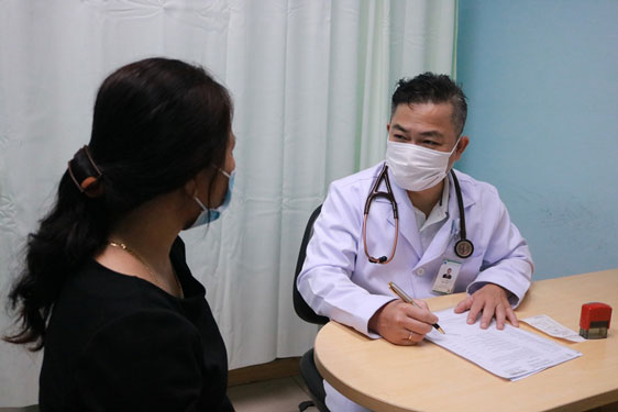 Nhập viện cấp cứu vì tự ý ngưng dùng thuốc