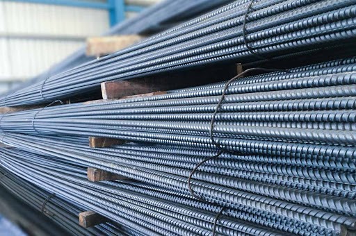 Nhiều dự án chậm trễ tiến độ khi giá vật liệu xây dựng tăng “phi mã” - Ảnh 1. Nhiều dự án chậm trễ tiến độ khi giá vật liệu xây dựng tăng “phi mã” - Ảnh 1.