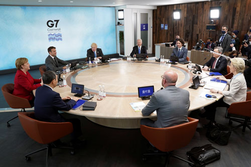 G7 xoáy vào hạ tầng, y tế