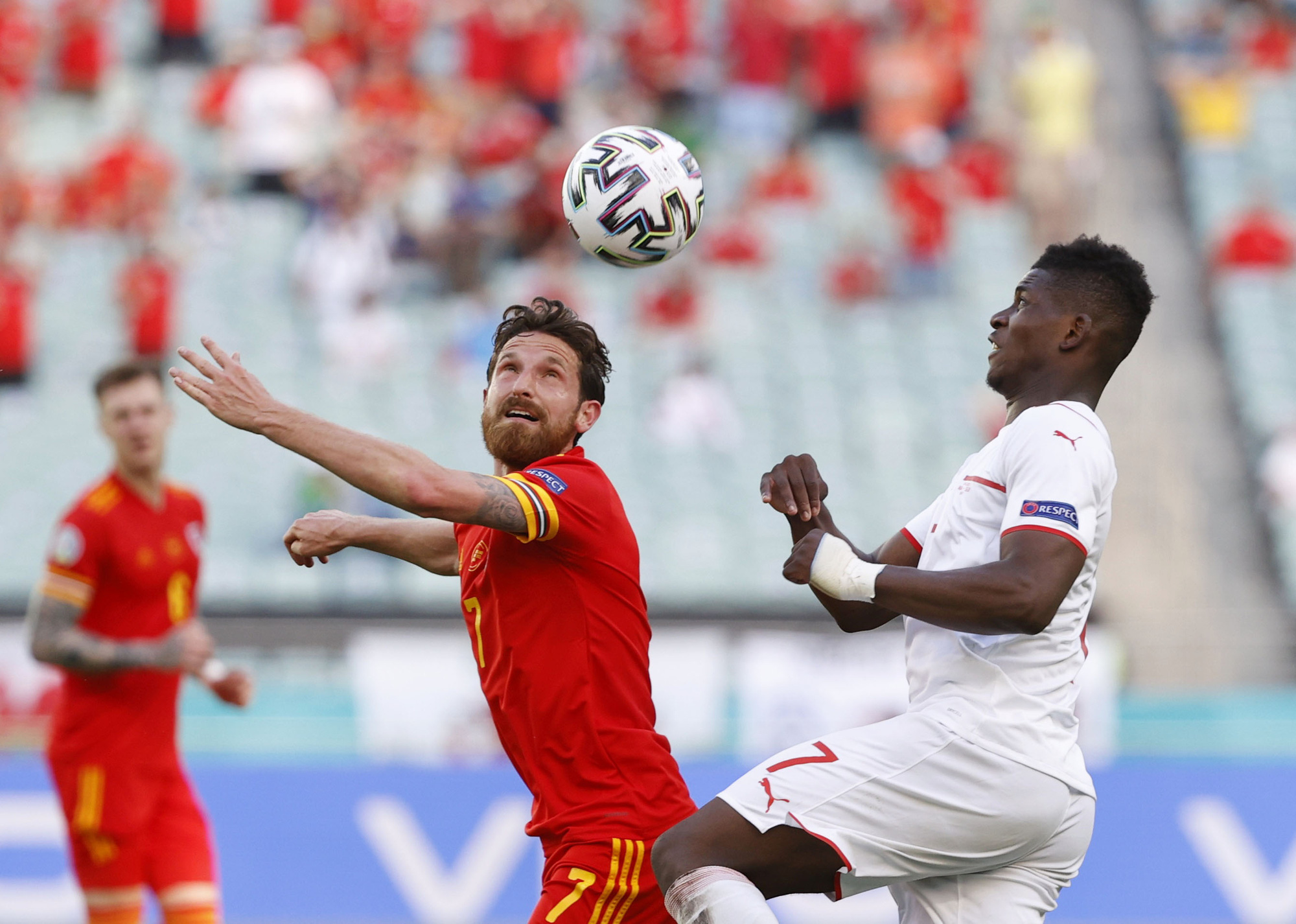 Gareth Bale tịt ng&ograve;i, Xứ Wales h&ograve;a may mắn trước Thụy Sĩ - Ảnh 2.