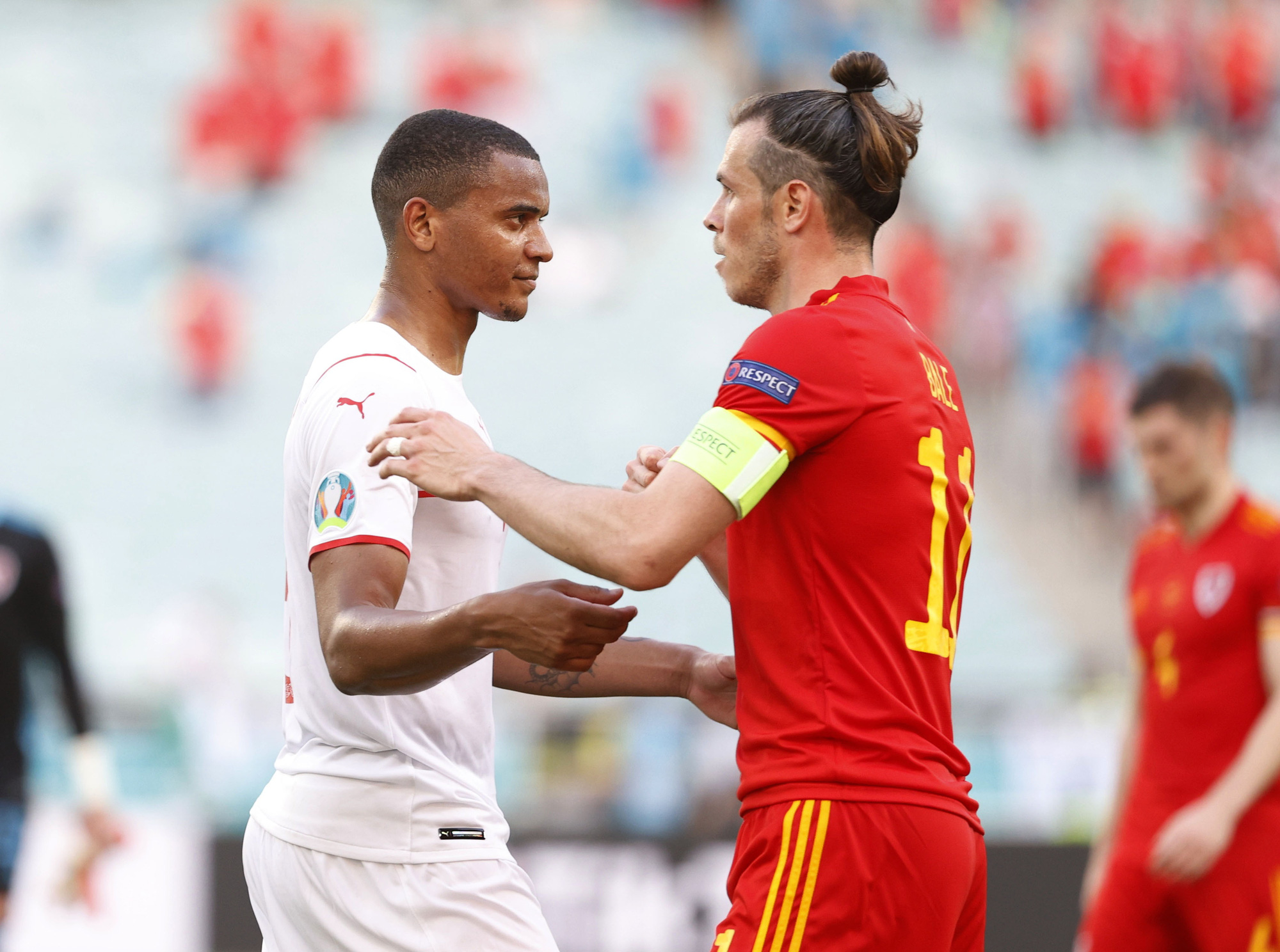 Gareth Bale tịt ng&ograve;i, Xứ Wales h&ograve;a may mắn trước Thụy Sĩ - Ảnh 6.