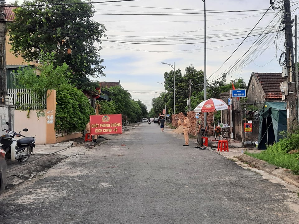 Hà Tĩnh: Thêm 2 trường hợp dương tính với virus SARS-CoV-2 liên quan đến bãi tắm nước ngọt công cộng