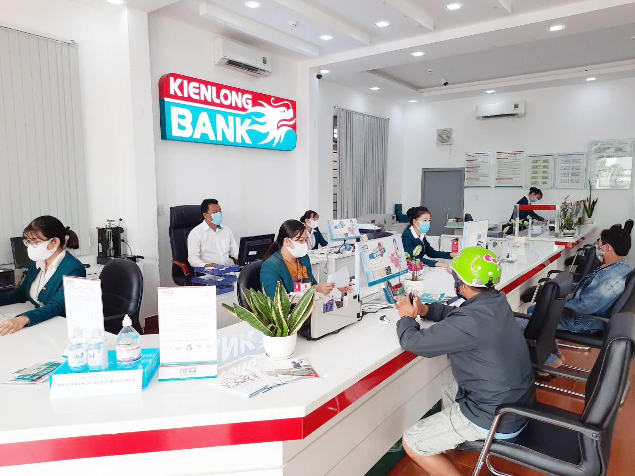Kienlongbank ủng hộ 15 tỉ đồng hỗ trợ phòng, chống dịch Covid-19 - Ảnh 1. Kienlongbank ủng hộ 15 tỉ đồng hỗ trợ phòng, chống dịch Covid-19 - Ảnh 1.