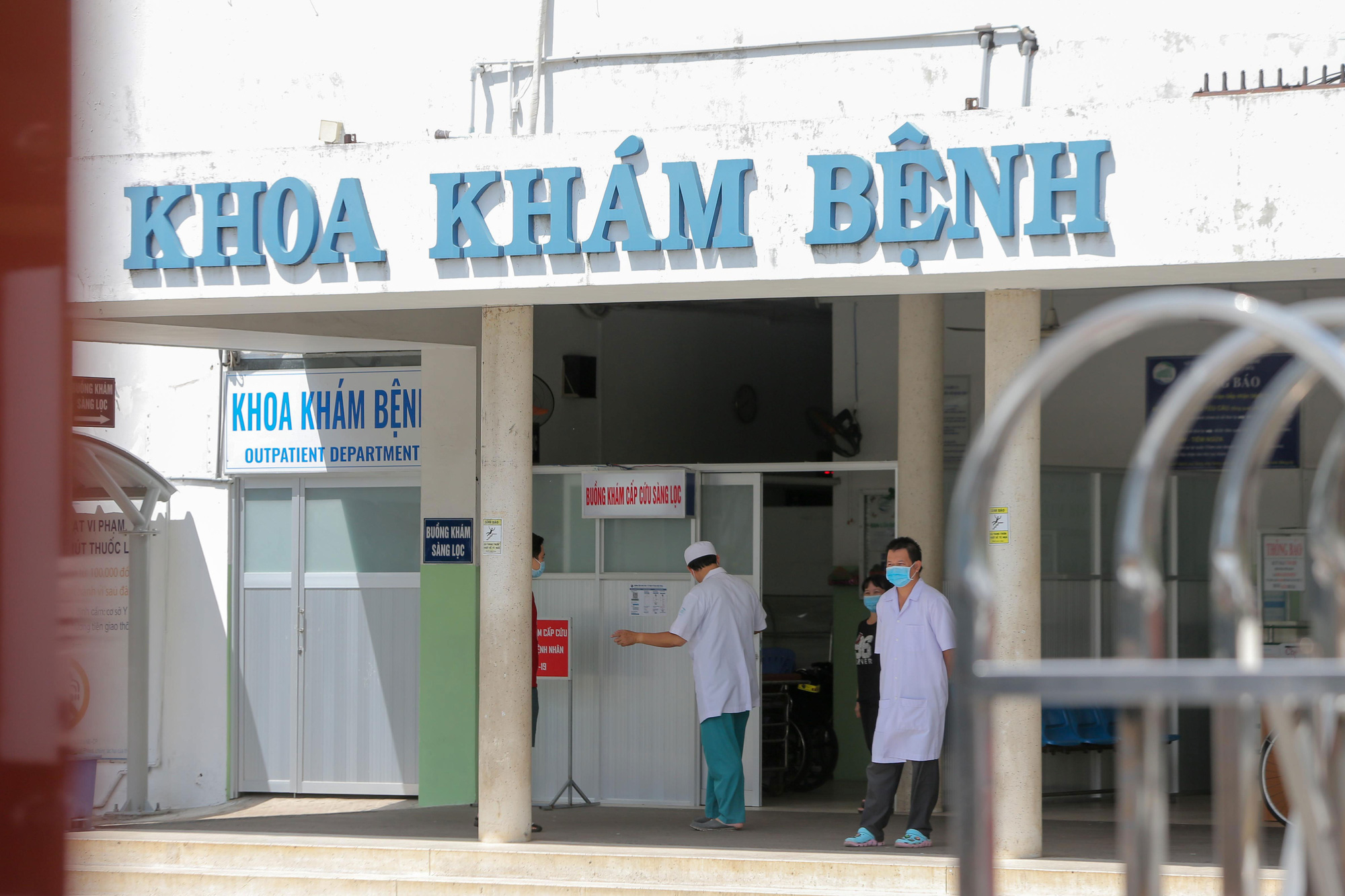 Từng bước kiểm soát dịch Covid-19 trên cả nước