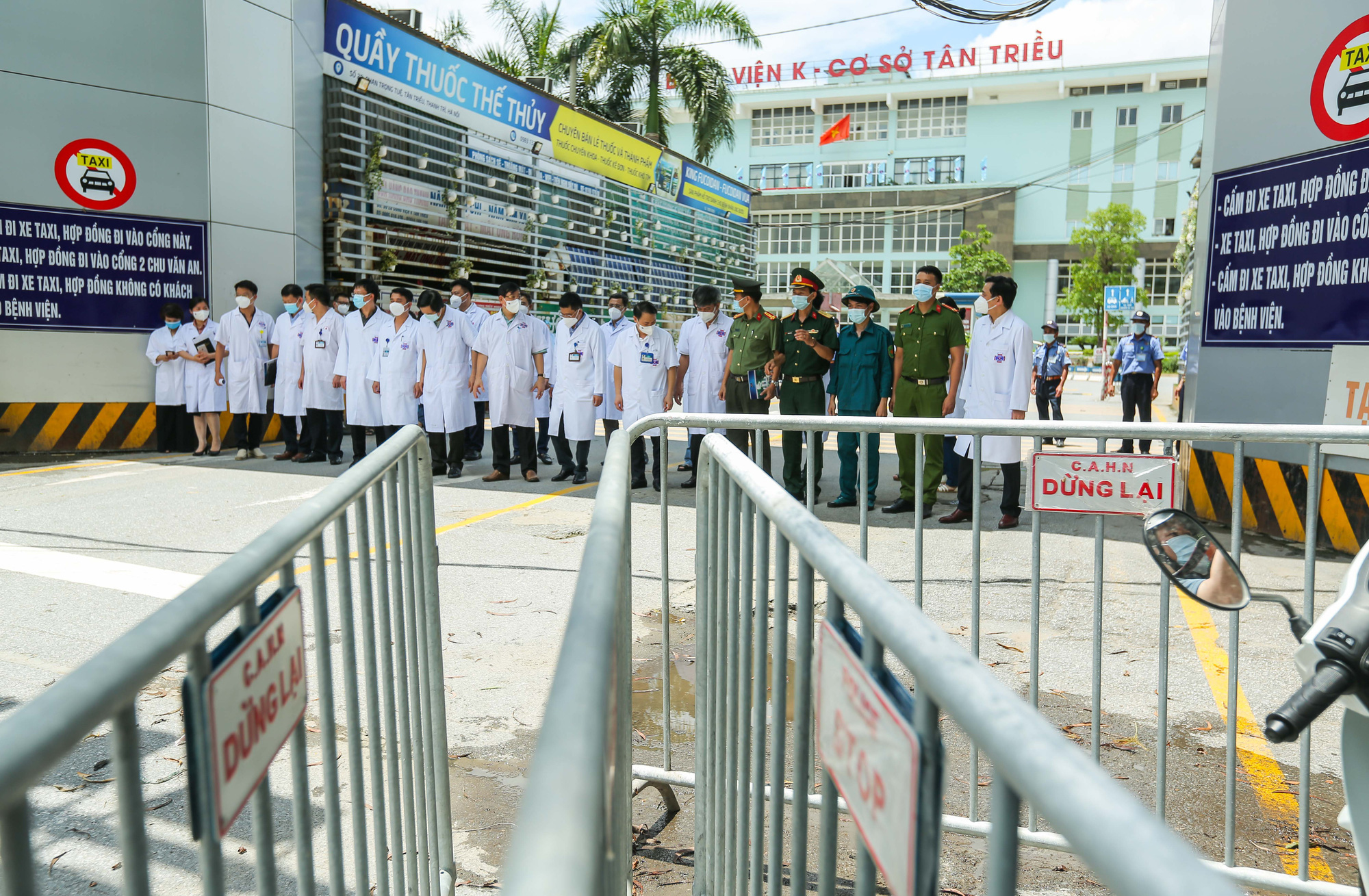 Bệnh viện K Trung ương kết th&uacute;c c&aacute;ch ly, đ&oacute;n bệnh nh&acirc;n trở lại v&agrave;o ng&agrave;y 16-6 - Ảnh 10.