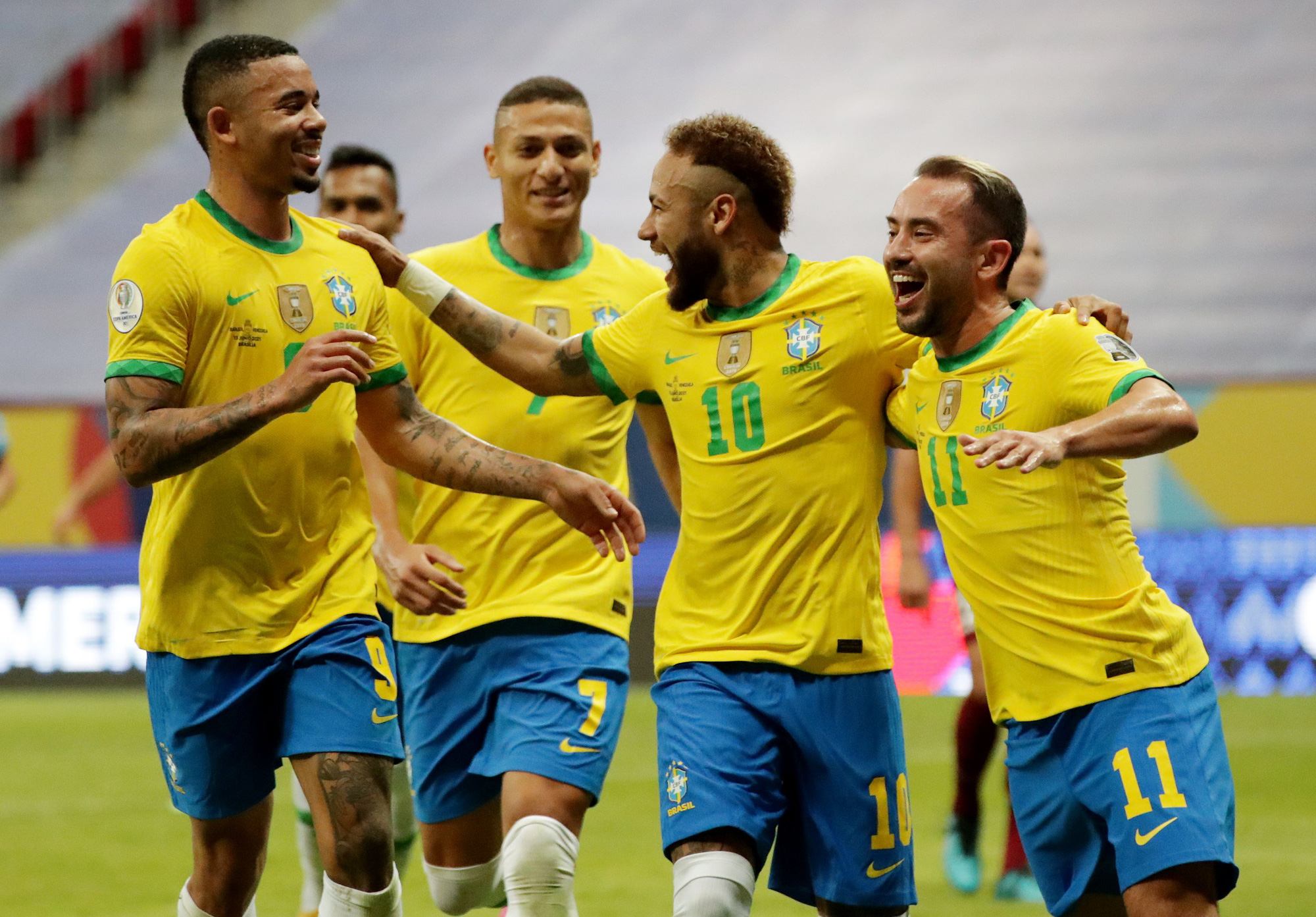 Mở màn Copa America, chủ nhà Brazil vùi dập Venezuela