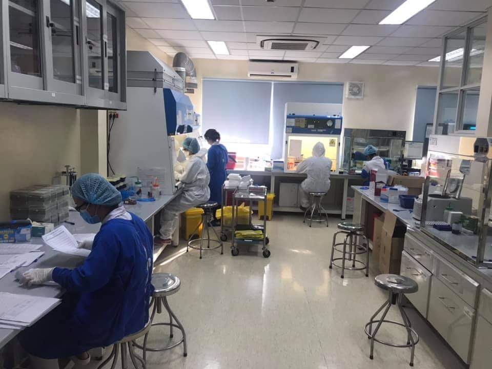 Chùm ảnh: Bên trong Bệnh viện Bệnh Nhiệt đới TP HCM đang bị phong tỏa - Ảnh 3.