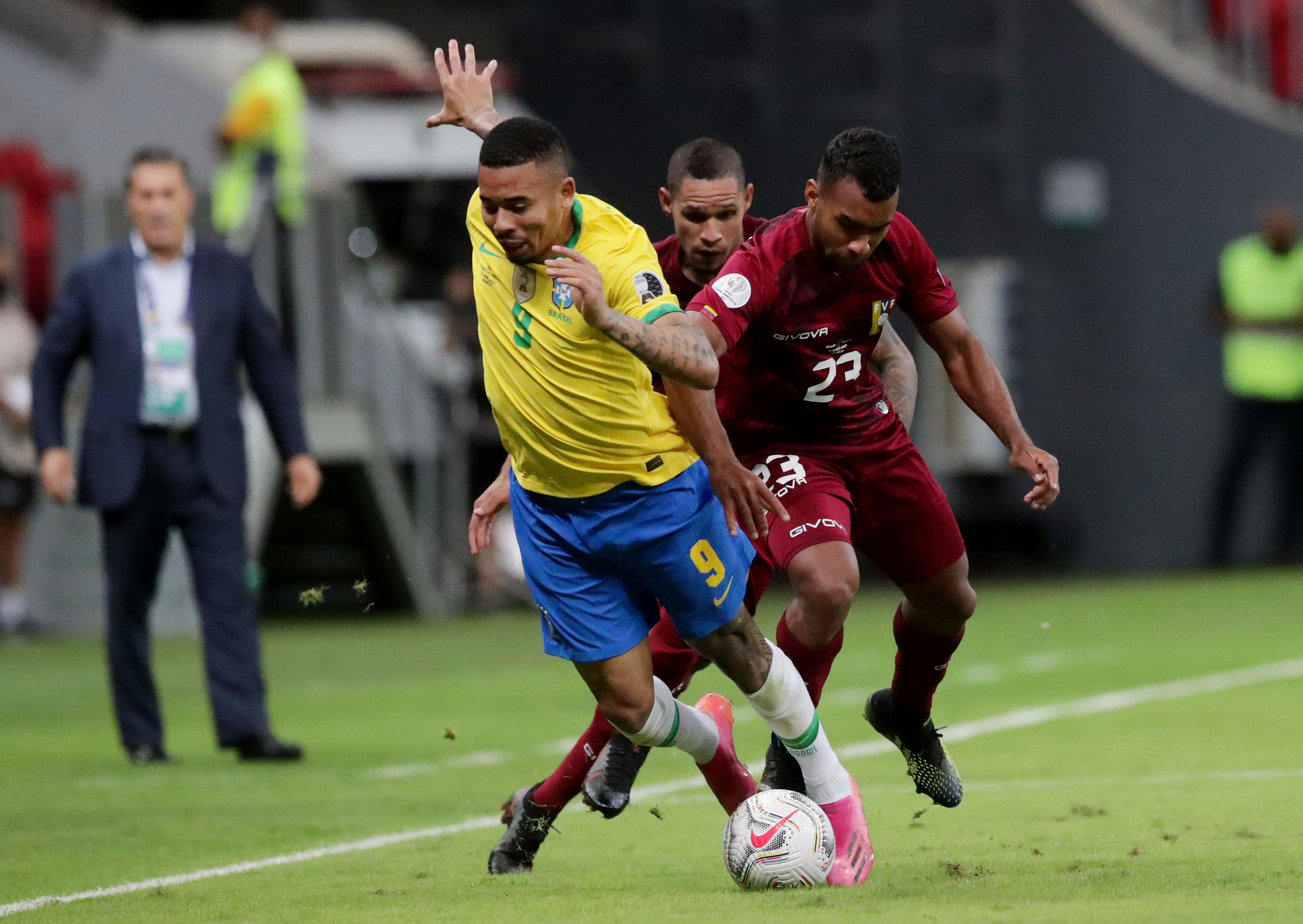 Mở màn Copa America, chủ nhà Brazil vùi dập Venezuela - Ảnh 1.