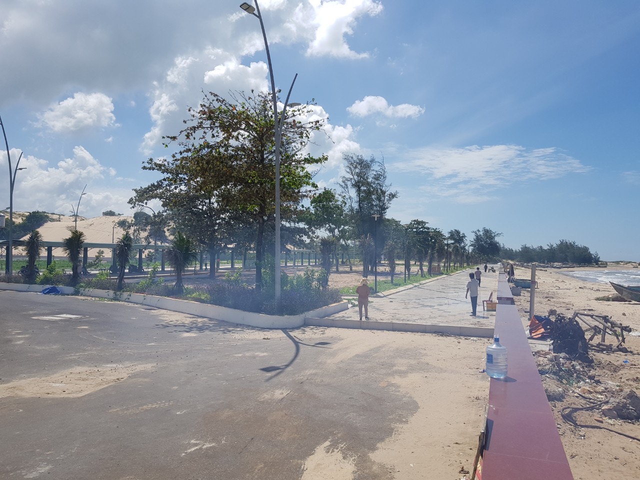 Lập lại trật tự cho bãi biển Hồ Tràm - Ảnh 3.
