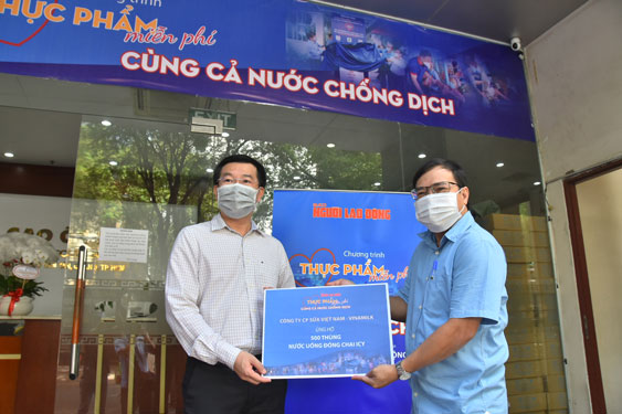 Vinamilk tham gia chương trình "Thực phẩm miễn phí cùng cả nước chống dịch"