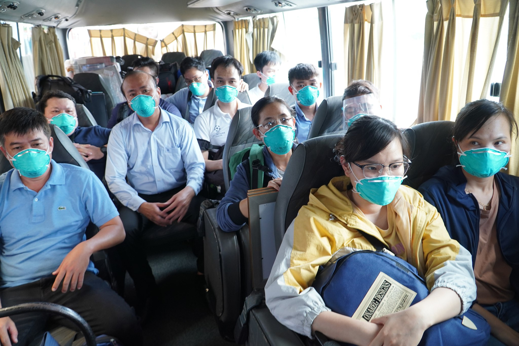 Khoảnh khắc ng&agrave;y trở về sau chuỗi ng&agrave;y ki&ecirc;n cường giữa t&acirc;m dịch Bắc Giang - Ảnh 3.