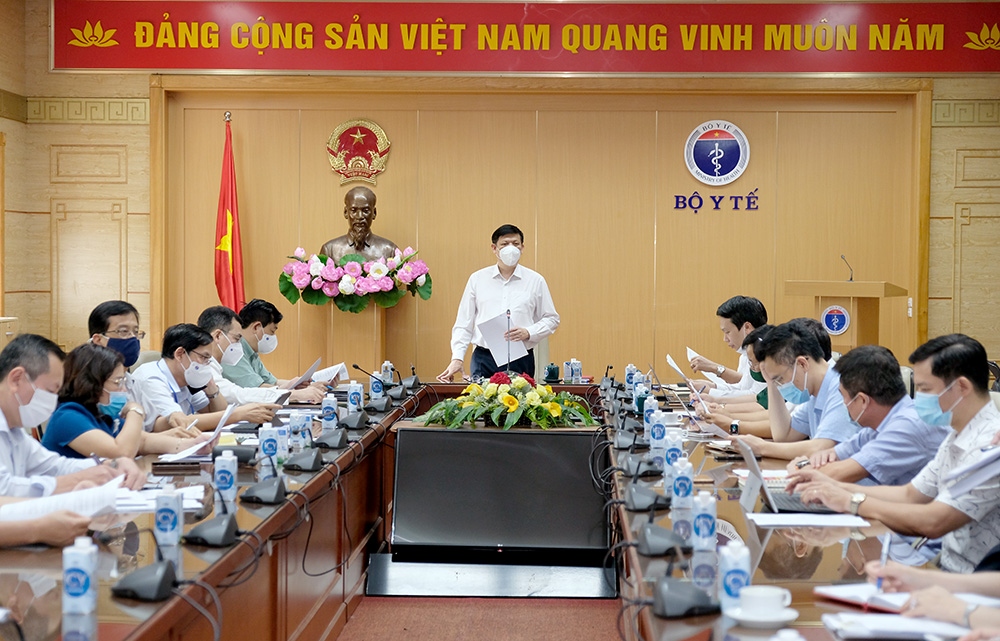 Bộ trưởng Bộ Y tế n&oacute;i g&igrave; về chiến dịch ti&ecirc;m vắc-xin Covid-19 lớn nhất trong lịch sử? - Ảnh 1.