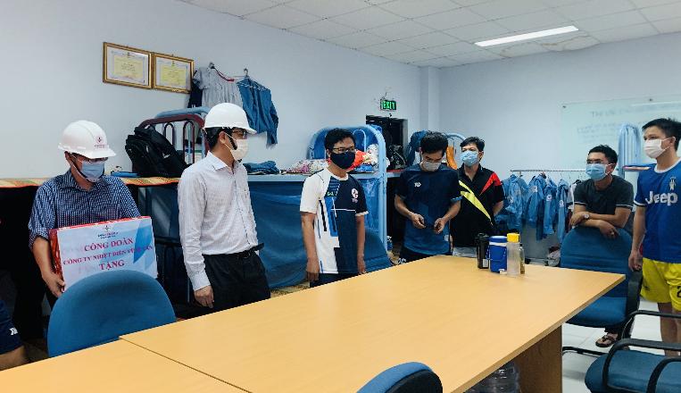 C&ocirc;ng đo&agrave;n C&ocirc;ng ty Nhiệt điện Vĩnh T&acirc;n chăm lo sức khỏe người lao động - Ảnh 2.