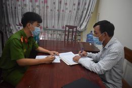 Bắt “ma men” đánh đập vợ rồi hành hung công an