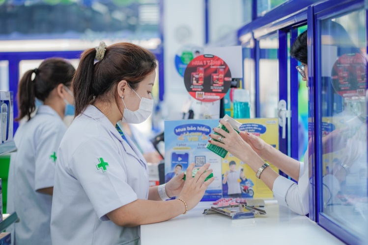 Dược sĩ vào nhóm ưu tiên tiêm vắc-xin Covid-19 tại nhiều quốc gia