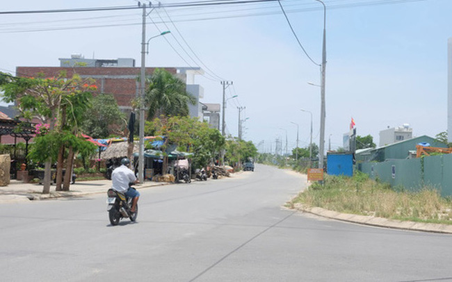 Diễn biến bất ngờ gi&aacute; đất v&ugrave;ng ven Tp.HCM - Ảnh 1.