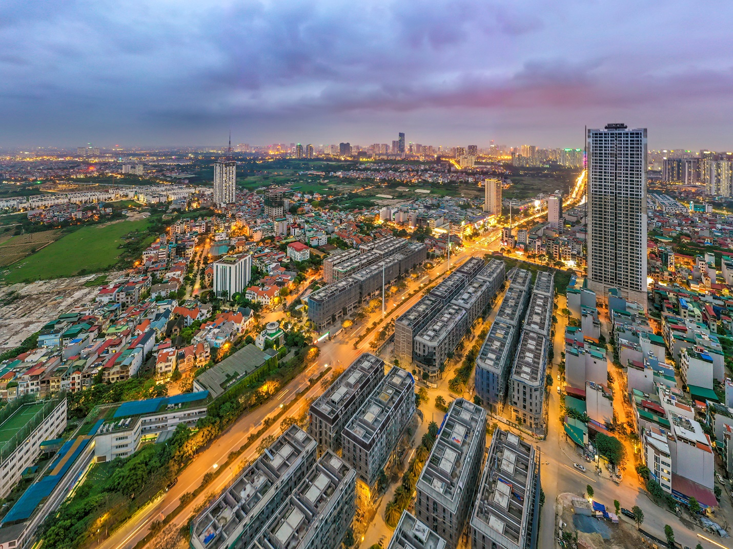 Chứng khoán đảo chiều liên tục, nhà đầu tư hướng về bất động sản