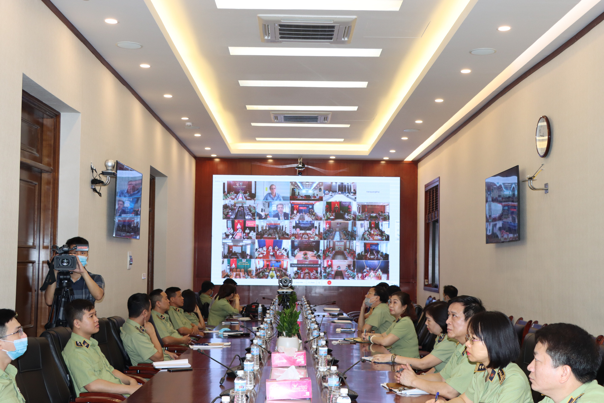 Đại diện Pfizer: Không có nguồn vắc-xin tư nhân hợp pháp, chỉ đàm phán trực tiếp với Chính phủ