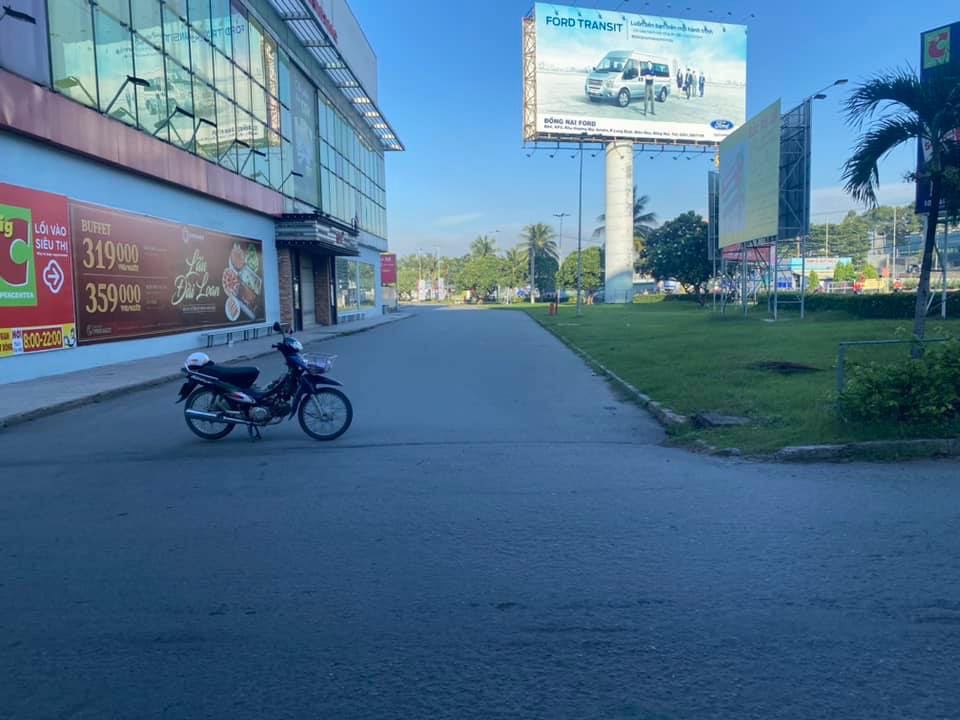 Đồng Nai vừa phong tỏa v&agrave; c&aacute;ch ly khu vực si&ecirc;u thị Big C ở TP Bi&ecirc;n H&ograve;a - Ảnh 1.
