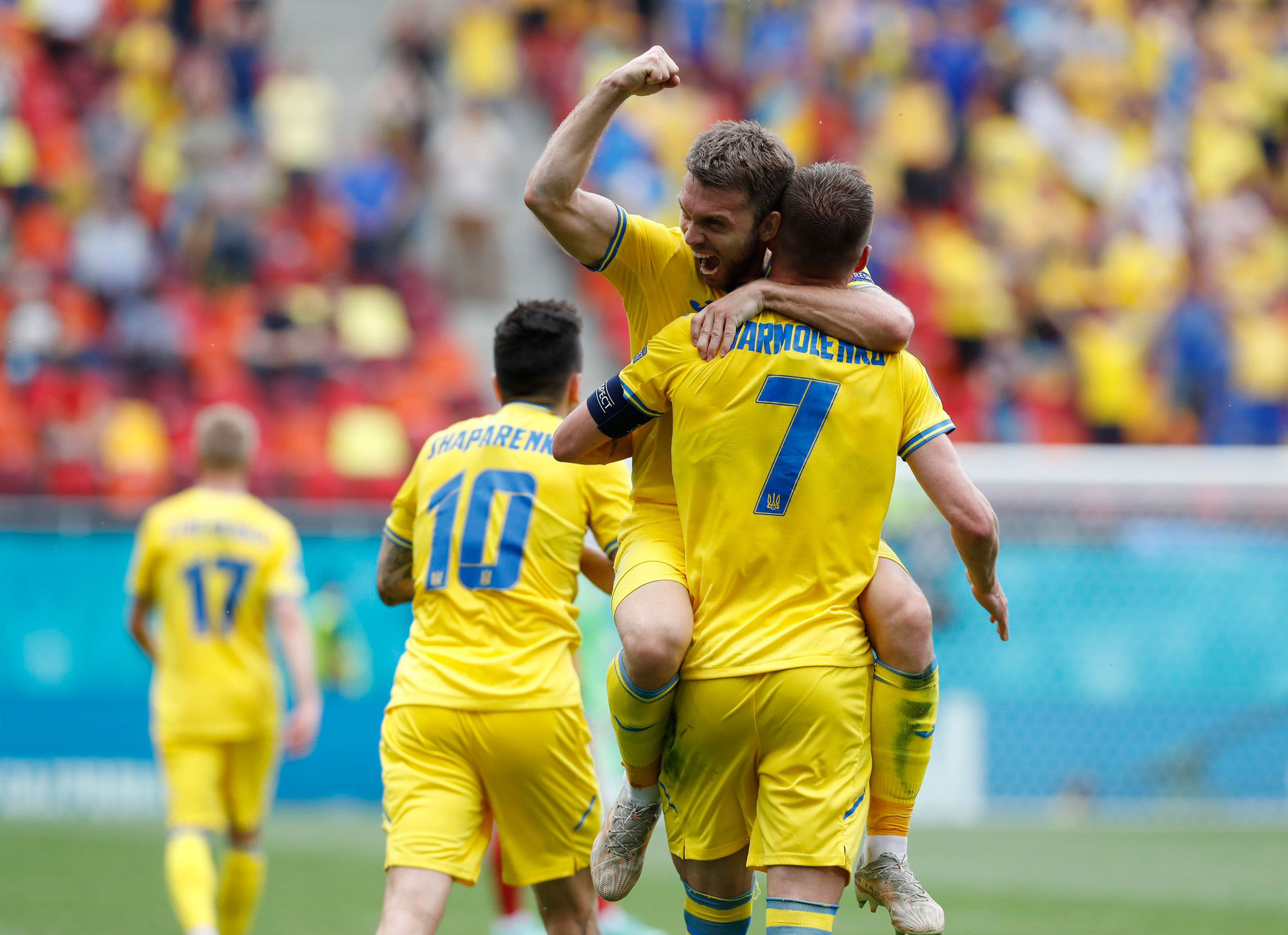 Ukraine có 3 điểm đầu tiên