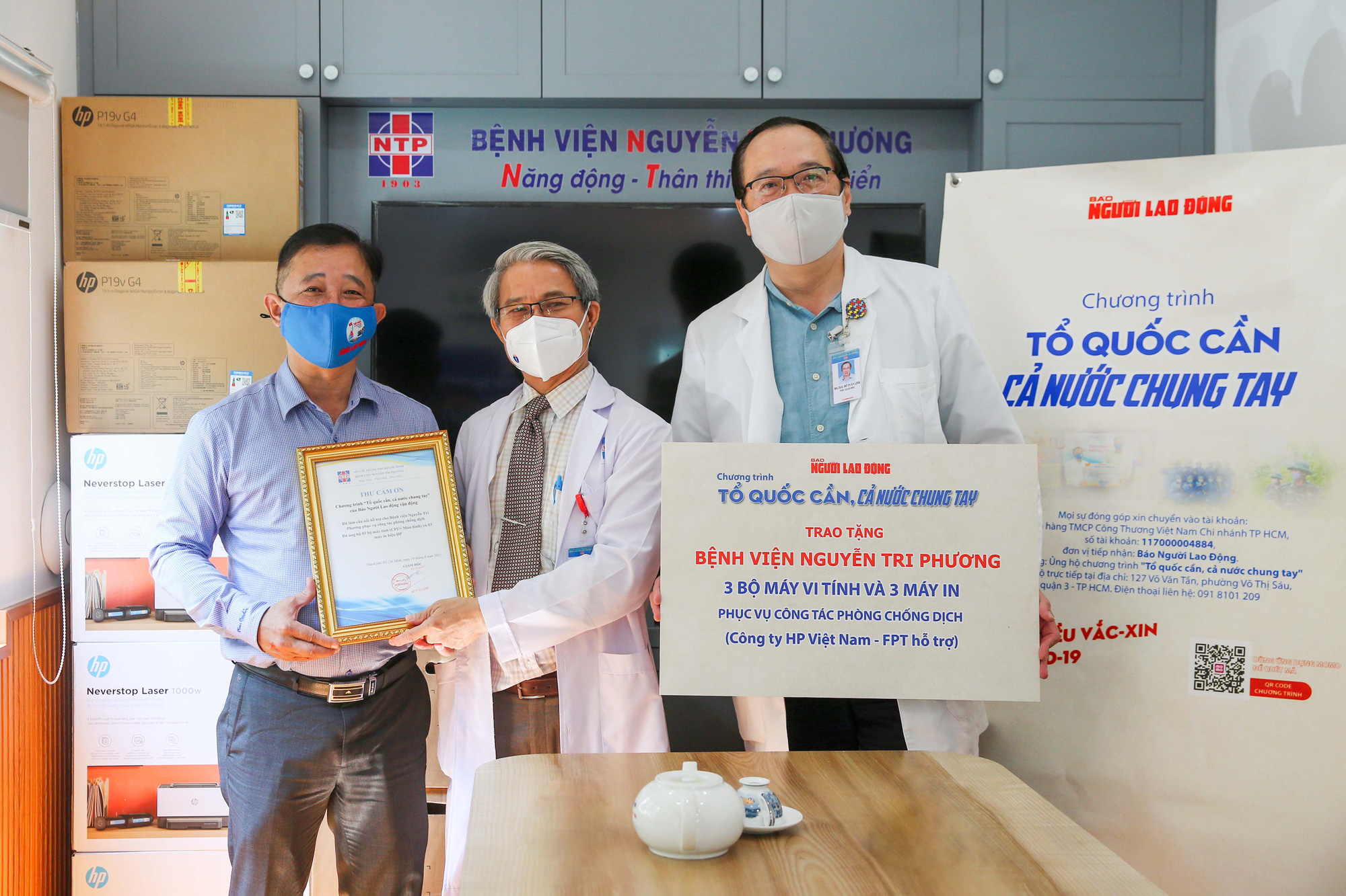 Giám đốc Bệnh viện Nguyễn Tri Phương: Cảm ơn sự hỗ trợ thiết thực của Báo Người Lao Động!