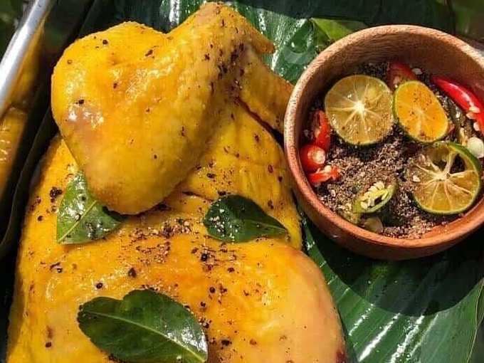 Gà ủ muối hoa tiêu siêu rẻ trên chợ mạng