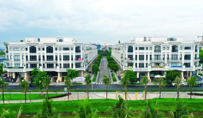 Giá nhà phố xây sẵn leo thang - Ảnh 1.