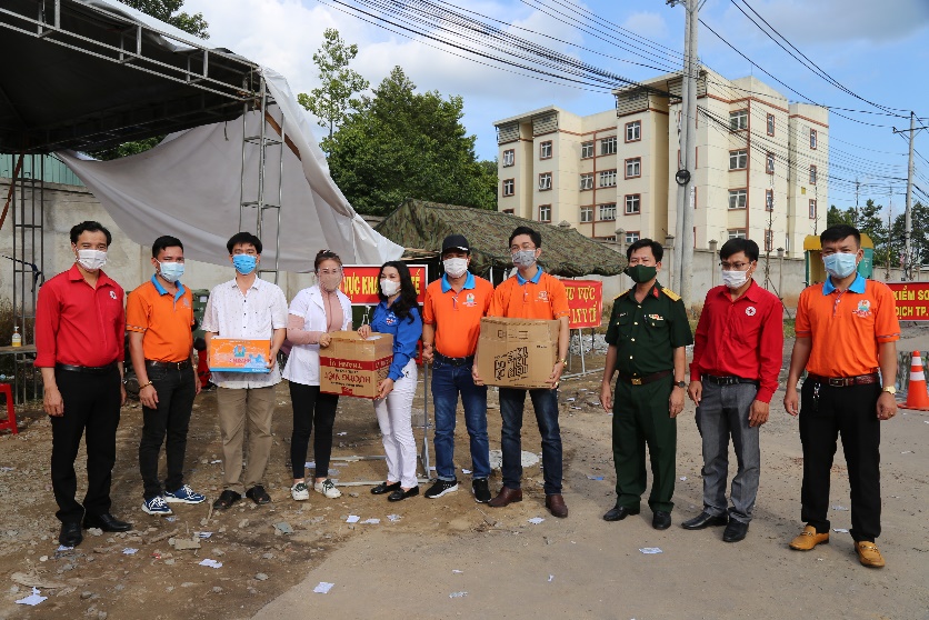 Trong giông bão mới thấy hết cái tình - Ảnh 3.