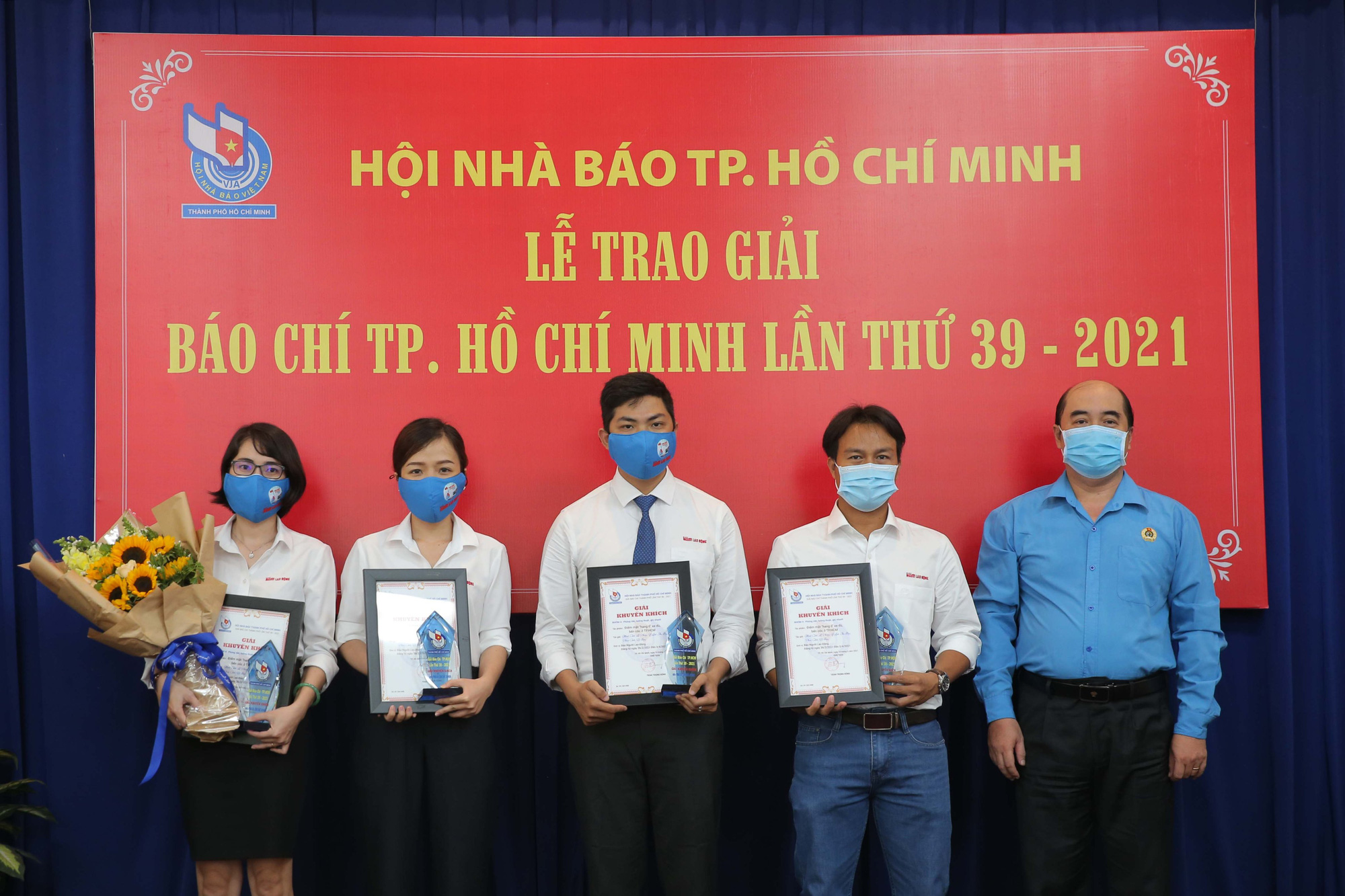 B&aacute;o Người Lao Động đoạt 8 giải B&aacute;o ch&iacute; TP HCM năm 2021 - Ảnh 6.