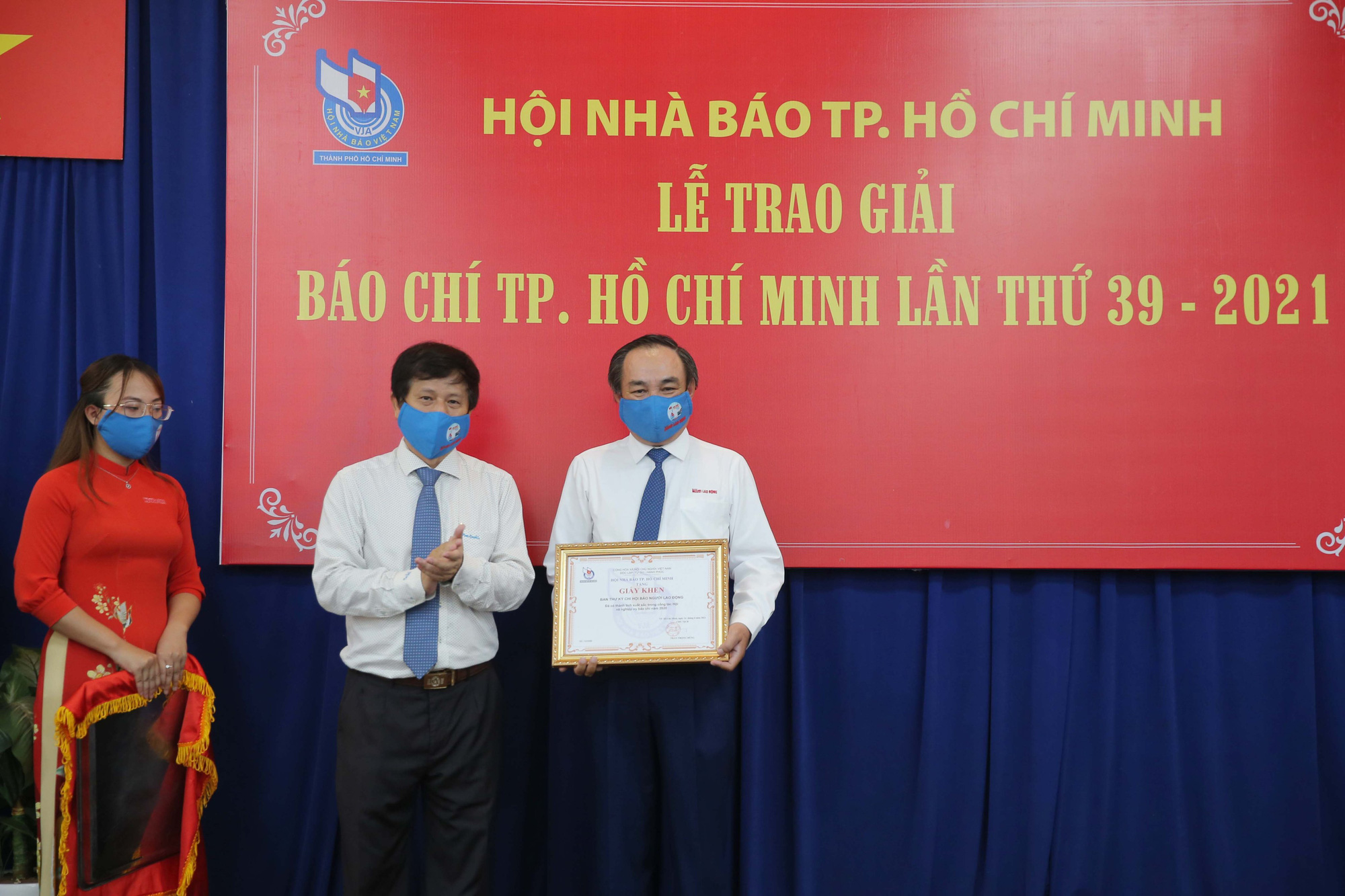 B&aacute;o Người Lao Động đoạt 8 giải B&aacute;o ch&iacute; TP HCM năm 2021 - Ảnh 9.