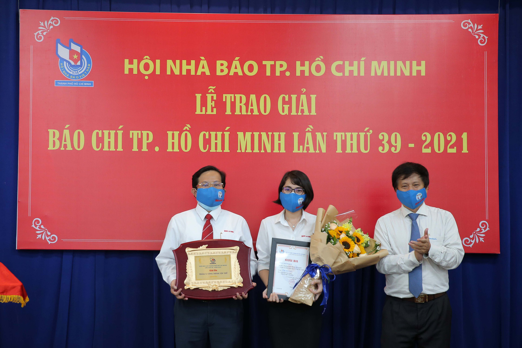 B&aacute;o Người Lao Động đoạt 8 giải B&aacute;o ch&iacute; TP HCM năm 2021 - Ảnh 7.