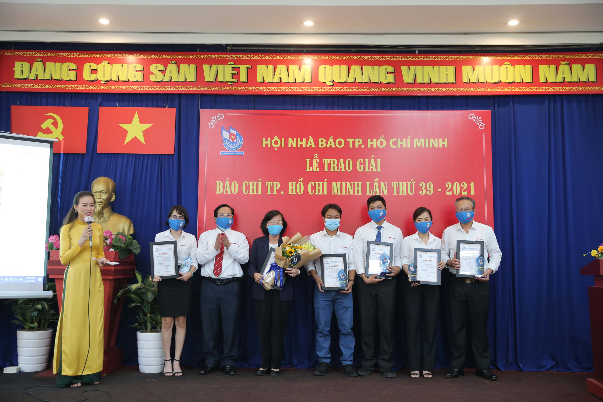 B&aacute;o Người Lao Động đoạt 8 giải B&aacute;o ch&iacute; TP HCM năm 2021 - Ảnh 5.