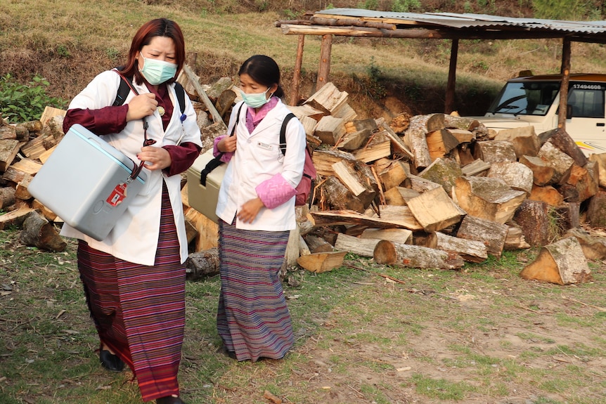 Hình mẫu tiêm phòng Covid-19: Bài học cho các nước đang phát triển