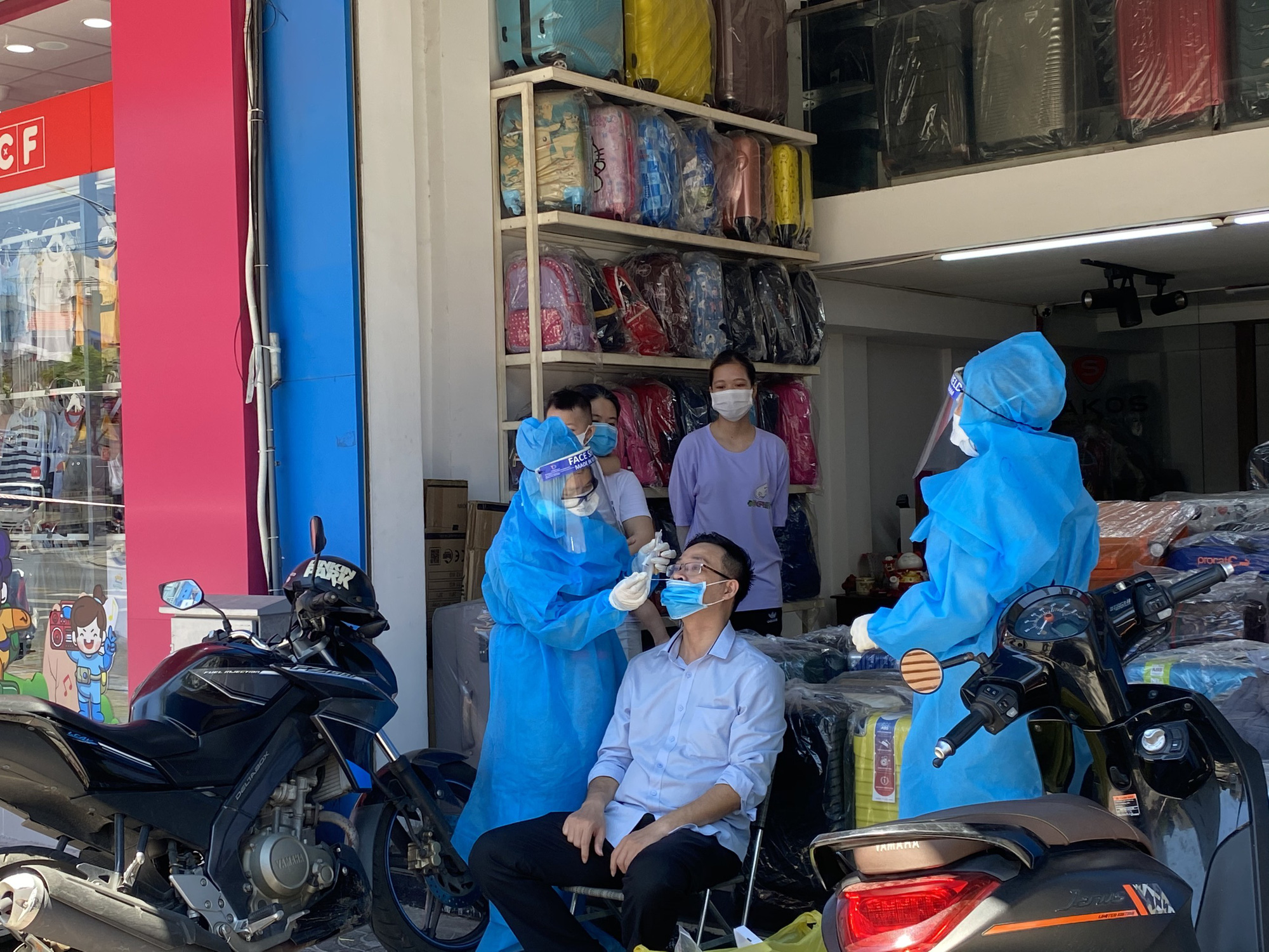 Đà Nẵng thêm 18 ca nghi mắc Covid-19 liên quan nam bảo vệ - Ảnh 1.