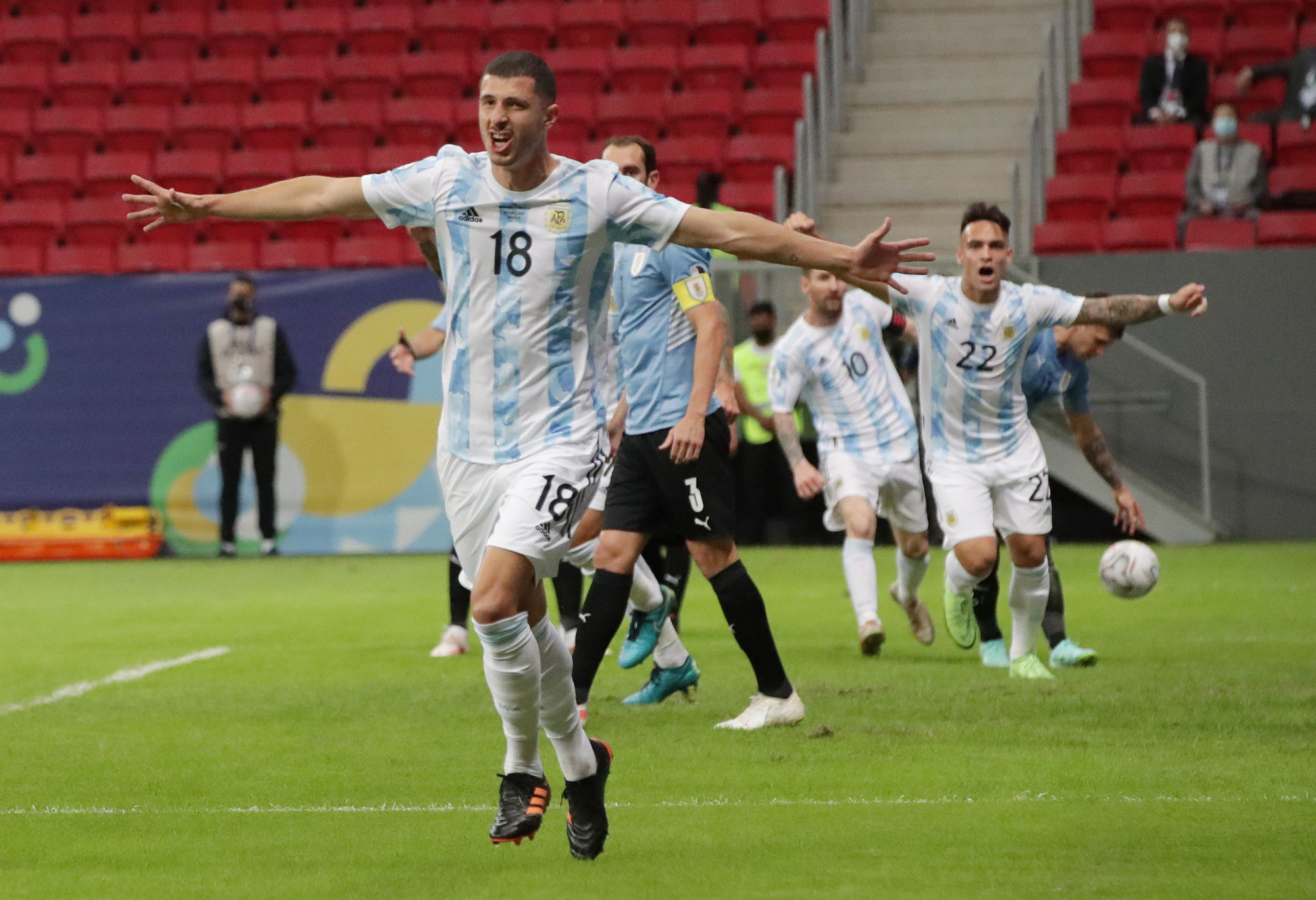 Argentina thắng trận đầu tay, Copa America nóng bỏng hè 2021