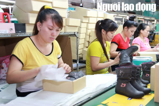 Đề xuất giảm 50% mức hưởng nếu r&uacute;t bảo hiểm x&atilde; hội một lần: H&atilde;y thử l&agrave;m c&ocirc;ng nh&acirc;n một ng&agrave;y - Ảnh 2.