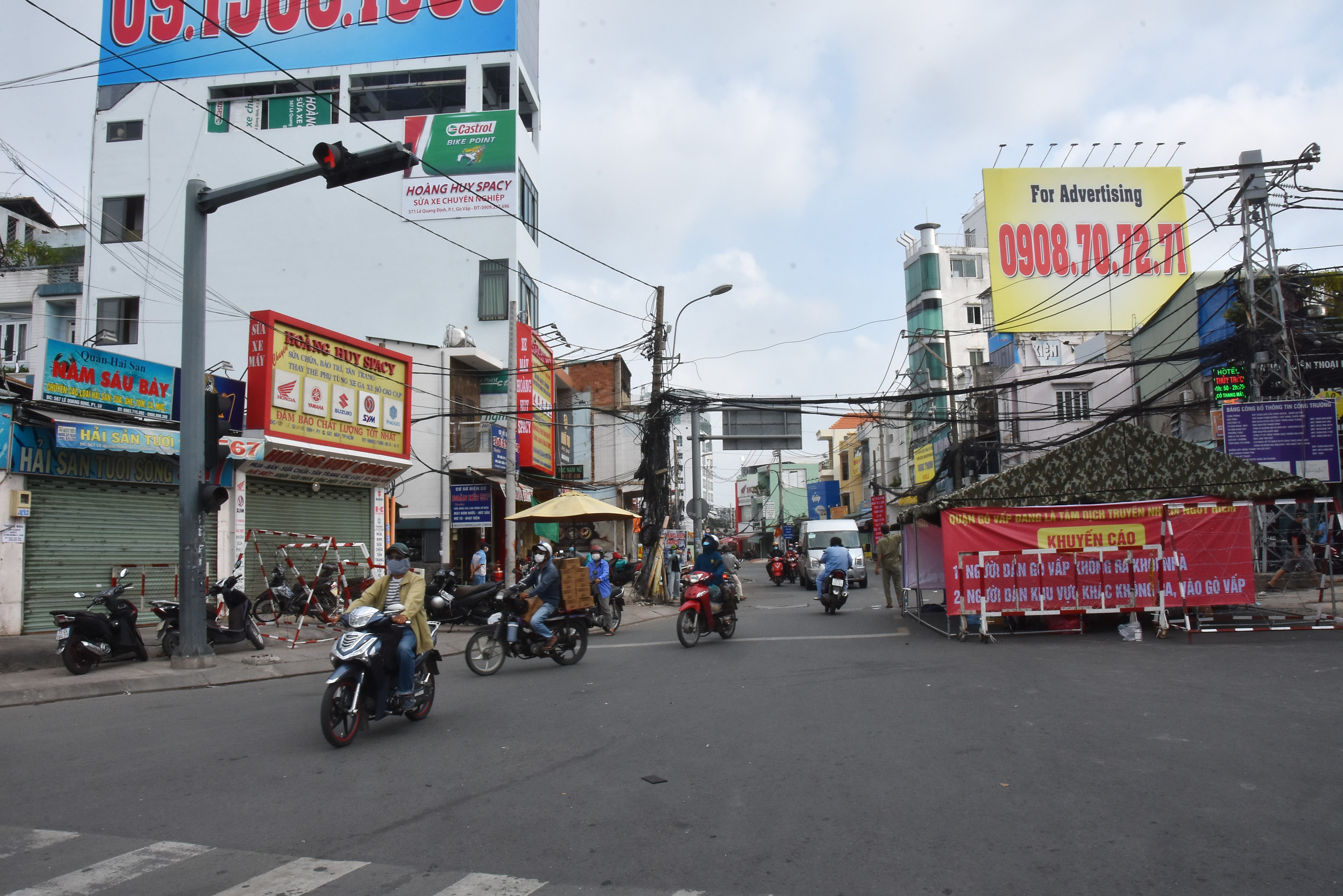 TP HCM: Các chốt kiểm soát ra vào Gò Vấp không còn ùn ứ - Ảnh 4.